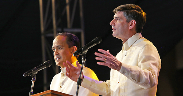 Thousands Make Commitments to Jesus As Will Graham Preaches In Philippines