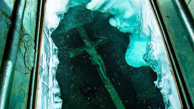 Giant Cross at the Bottom of Lake Michigan is Incredible