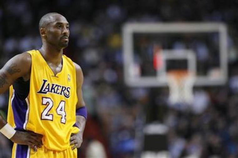 Kobe Bryant dies in helicopter crash; fans pray for NBA star's family