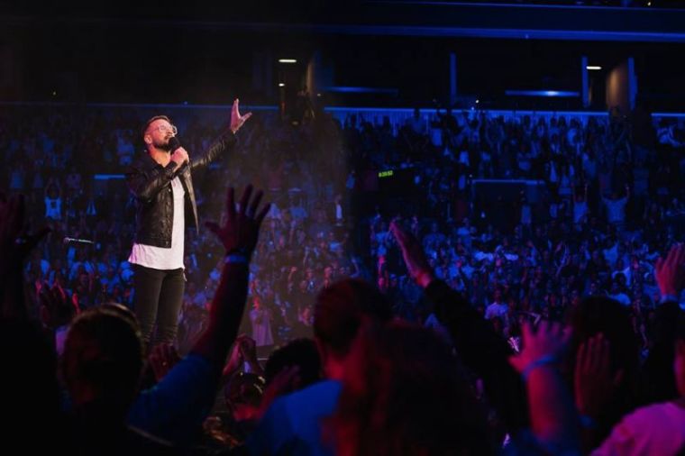 Carl Lentz urges NY officials to provide clearer guidance as some restrictions lift