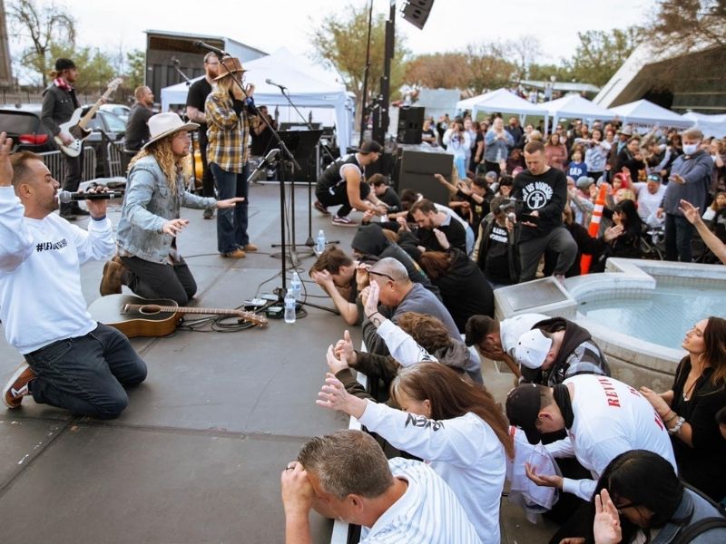 Revival Breaks Out In California As Addicts Surrender Cigarettes And Vapes On Stage | God TV