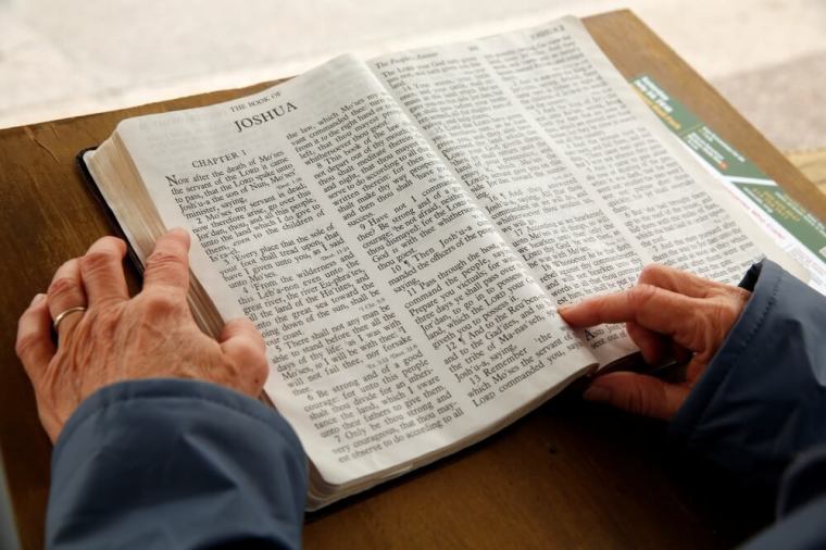 Churches, lawmakers take part in 90-hour Bible Reading Marathon