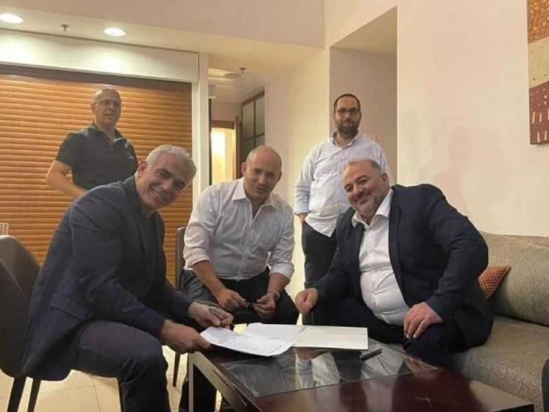 Israeli Coalition, Including An Arab Party, Band Together To Form New Government And Unseat Netanyahu | God TV