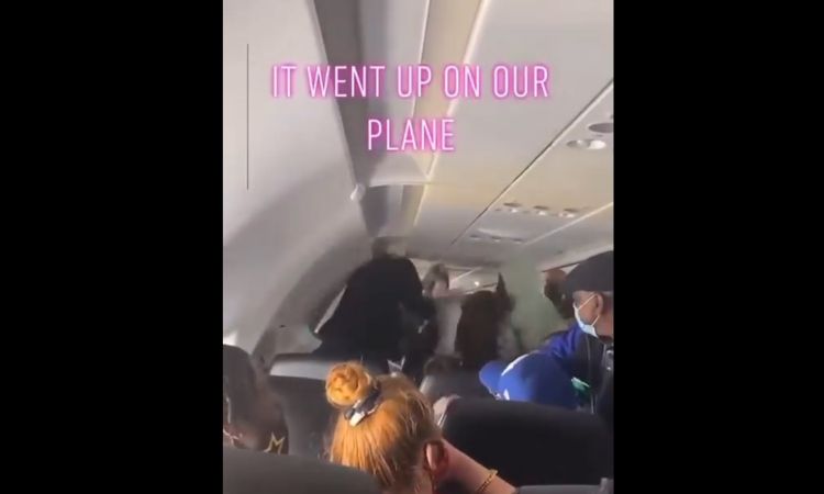 Video: Brawl Breaks Out On Spirit Airlines Flight Where Three Black Women Attack Someone, Elbowing “Big” Ex-Navy Man Out Of The Way – Conservative US