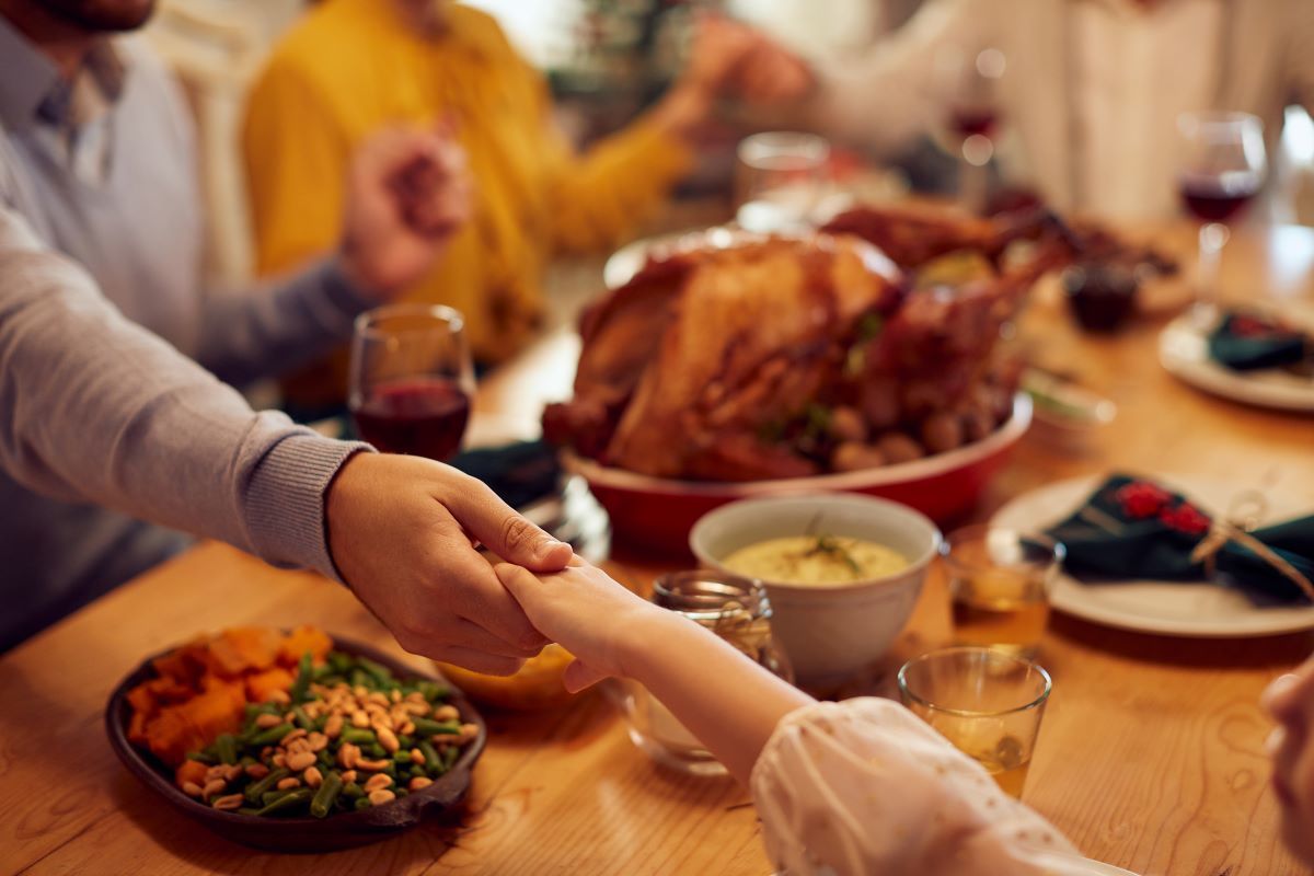 How should Christians celebrate Thanksgiving with non-believing family, friends?