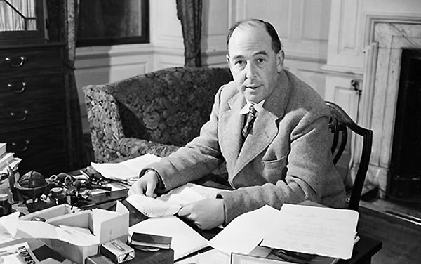 Ex-atheist CS Lewis was once a ‘vigorous debunker of Christianity.’ Actor reveals what imploded that worldview