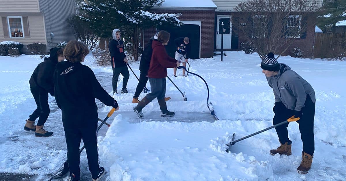 Football Coach Sends Athletes To Shovel Driveways Of The Elderly And People With Disability For Free