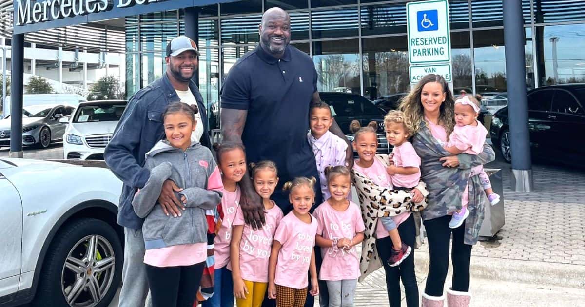 Shaq Surprises Large Family With New Van, Helps Struggling Waitress In Random Acts Of Kindness