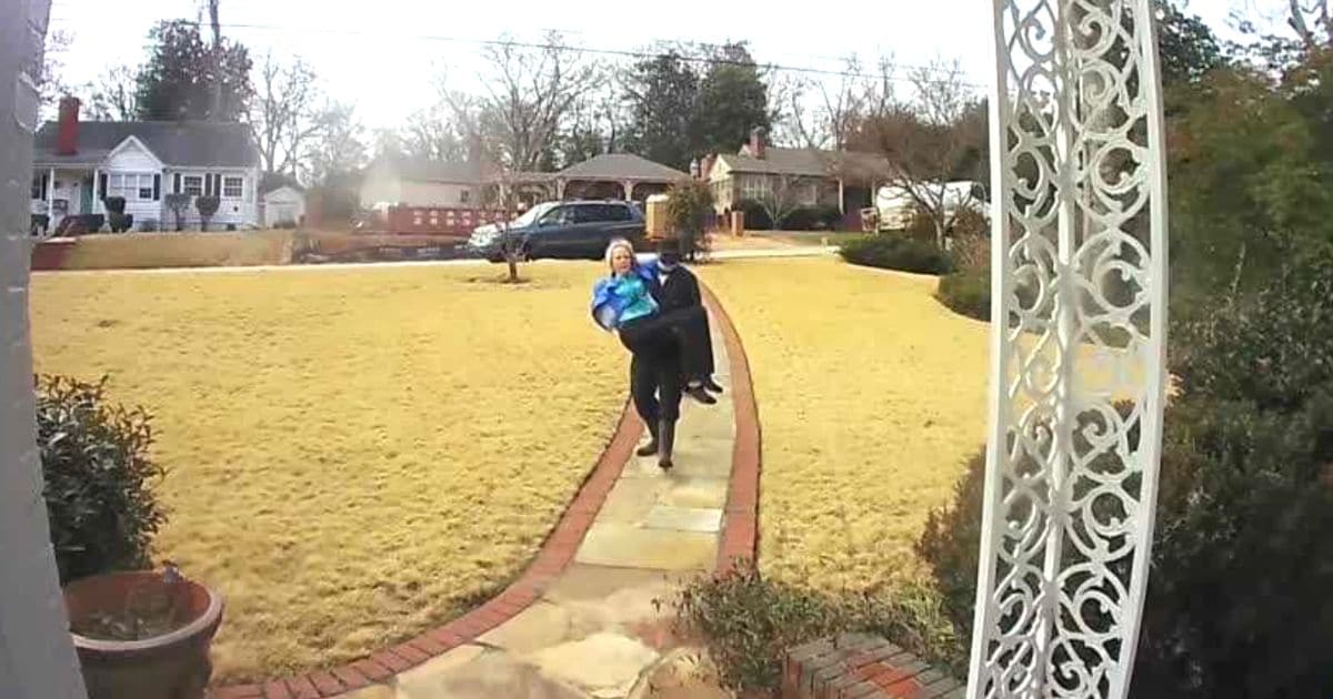 Good Samaritan Carries Woman Home After Dangerous Fall