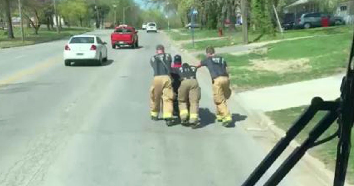 Firefighters Push Disabled Man Home After Electric Wheelchair Breaks Down
