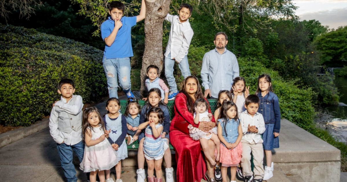 Family With 16 Kids Shares Inspiring Story: Patty and Carlos Hernandez