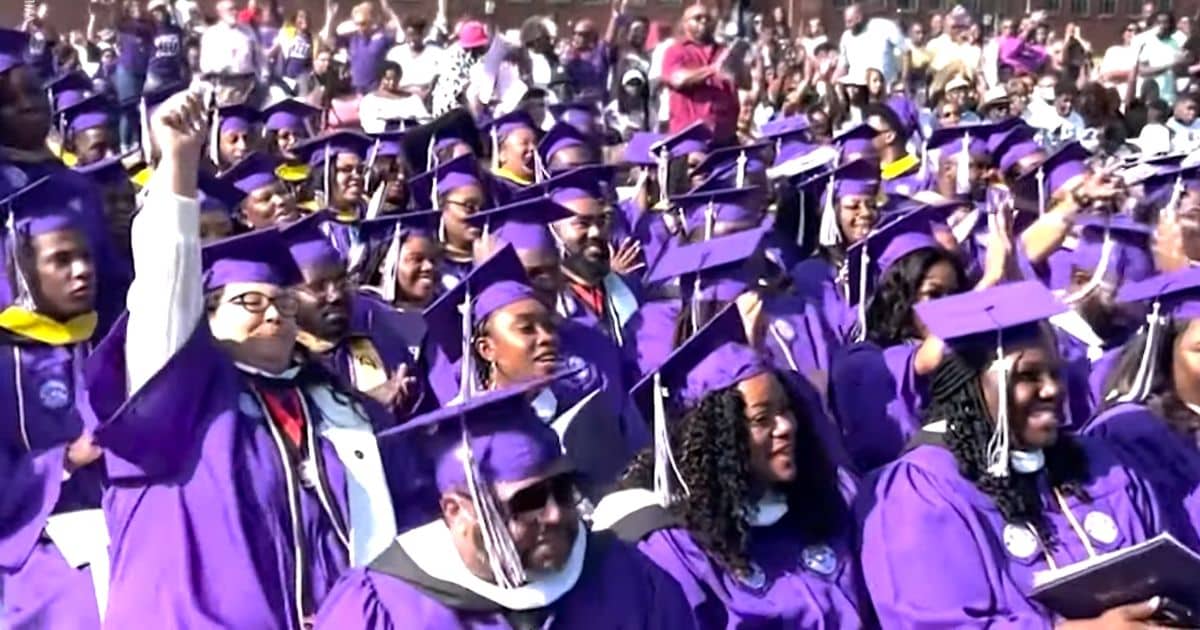 Stranger Pays Off Student Debt For Entire Graduating Class